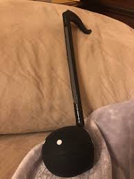 My otamatone otto has passed. I replaced his batteries and he doesnt work.  May we have a moment of silence for our fallen brother. : r/Otamatone