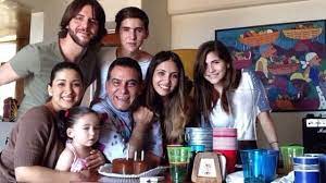 Compositor , arreglista , productor musical , director creativo. El Compositor Kiko Campos Se Pronuncia En Torno A La Denuncia Que Hizo Su Hija Nath Campos Puro Show