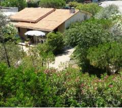 Agréable maison de village avec jardin à une centaine de mètres de la maison. Location Vacances France Location Saisonniere France