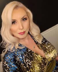 Miss Molly Moore (@moreforyourmolly) • Instagram photos and videos