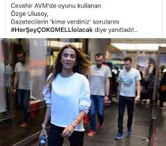 Berat albayrak'ın twitter'da aile fotoğrafını paylaşmasının ardından çorlu'da yaşanan tren faciasında kızını kaybeden zeliha bilgin, birgün elbet 25 cana hesap vereceksiniz diyerek tepki gösterdi. Ozgeulusoyberatalbayrak Hashtag On Twitter