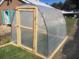 This tutorial will teach you how to build a cheap automatic diy greenhouse ventilation system with only 50 bucks. How To Build A Cost Effective Diy Cheap Greenhouse
