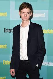 This Is What The Boy From Love Actually Looks Like Now Thomas Brodie Sangster Thomas Brodie Brodie Sangster