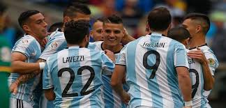 ليونيل ميسي 2018 منتخب الأرجنتين لكرة القدم كأس العالم fifa روسيا ، ليو ، ليونيل ميسي, الرياضة, المعدات الرياضية, جيرسي png. Ø§Ù„Ù…Ø¯Ø±Ø¨ Ø§Ù„ÙØ§Ø¦Ø² Ø¨Ù…ÙˆÙ†Ø¯ÙŠØ§Ù„ 1986 ÙŠØ¹Ø±Ø¶ Ù†ÙØ³Ù‡ Ù„ØªØ¯Ø±ÙŠØ¨ Ø§Ù„Ø£Ø±Ø¬Ù†ØªÙŠÙ† ÙŠÙ„Ø§ÙƒÙˆØ±Ø©