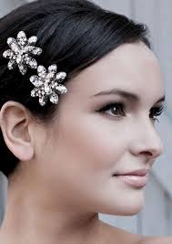 Well the hair nte910 cc by wings sims is clearly inspired by the former queen of westeros and highgarden's pride, margaery tyrell's hairstyle. 25 Incredible Wedding Hair Accessories For Short Hairstyle Ideas Short Wedding Hair Short Hair Styles Prom Hairstyles For Short Hair