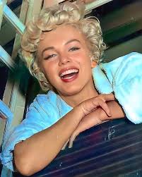 Marilyn Monroe.🌹 This is one of my favorite pictures of her.