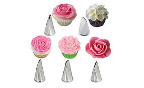 In the process of cake making, the following tools may be used:mixing bowlmixing spoonspatulaelectric mixer (optional)cake there are soooooo many different kinds of tools you can use. 15 Different Types Of Frosting Nozzles Types Of Cake Piping Nozzles