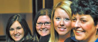 University of Manitoba agriculture diploma students Jessi Good, left, Riana Voth and Jackie Dudgeon attended the Keystone Agricultural Producers convention ... - students