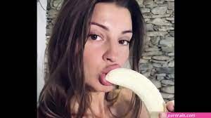 Banana deepthroat | PORNrain.com