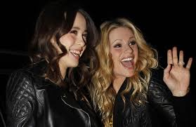 Aurora ramazzotti è protagonista con mamma michelle hunziker di un'intervista doppia su f. Aurora Ramazzotti So Sehr Litt Sie Unter Ihrer Mama Michelle Hunziker