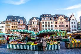 The Largest Of The Four Squares Around The Cathedral Markt Is On The North Side And Developed With The Cathedral In The 10th Centu Mainz Germany Mainz Germany