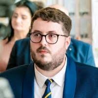 40+ profiluri „Daniel Mihai”