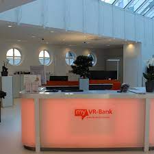 Man muss sehen, das banken vom geschäft ihrer kunden leben sprich von zinsen derer kredite sowie guthaben die ihnen zur verfügung gestellt werden. Vr Bank Alzenau Als Arbeitgeber Gehalt Karriere Benefits Kununu