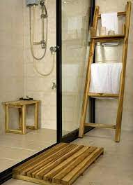 Build a diy wood ladder to hang towels in your bathroom, or to hang blankets or throw rugs in your home. Wooden Towel Ladder In Both Rustic As Well As In Modern Bathroom Interior Design Ideas Avso Org