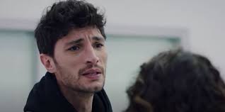 İlhan şen 19 aralık 1987 yılında bulgaristan'da dünyaya geldi. Ilhan Sen Will Be The First In His Career With His New Series