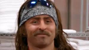 NFL quarterback looks unrecognizable as he goes undercover as superfan