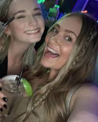 HAPPY 20TH TO MY QUEENNNNNN I love u more than I love Marco Island and  that's a lot coming from me .... I love our memories we've built over these  10 years