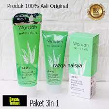 Pelembab ponds berikutnya adalah pelembab yang digunakan saat malam hari. Paket Pelembab Dan Pembersih Wajah Untuk Kulit Kering Aloe Vera Series Harga Paket Untuk Perawatan Kulit Wajah Dan Tubuh Pelembab Untuk Kulit Kering Dan Kusam Paketan Aloe Vera Lazada Indonesia