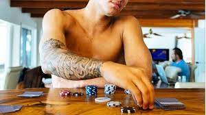 Gabriel medina pinto ferreira (são sebastião, 22 de dezembro de 1993 ) é um surfista profissional brasileiro. Campeao Do Mundo De Surfe Gabriel Medina Faz Nova Tatuagem No Braco Direito Esporte Extra Online