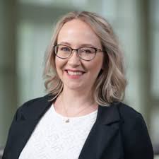 Beth Farrell's Instagram, Twitter & Facebook