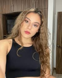 Tammy Mora's Instagram, Twitter & Facebook