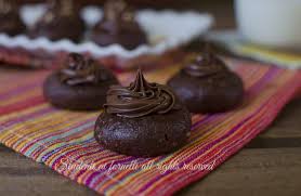 Segui la video ricetta, spiegazione dettagliata, lista ingredienti, materiale occorrente, proprietà nutrizionali, foto e tanto altro. Pin Su Evviva Il Cioccolato