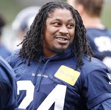 Marshawn Lynch's old teammates have his back in contract dispute