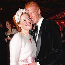 Check spelling or type a new query. Enie Van De Meiklokjes Hat Geheiratet