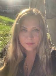 Jill Sweeney's Instagram, Twitter & Facebook