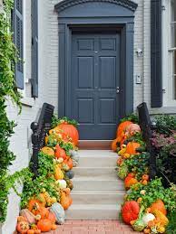 See more ideas about front yard, yard, front yard landscaping. 10 Easy Essentials For Outdoor Fall Decorating Diy
