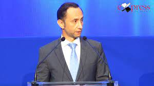 Constituţia, ziarul de gardă și dragostea. Qitaez3ual5o2m