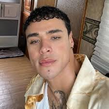 DREWDOTS NATION (@drewdebutt)