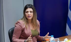 Τη στιγμή που σηκώθηκε η σοφία ζαχαράκη, κάποιος άλλος μιλούσε με τον κυριάκο μητσοτάκη. Sofia Zaxarakh Stis 14 Maioy Anoigei O Toyrismos Economistas Gr