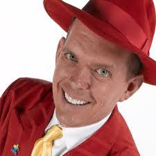 Doug Scheer's Instagram, Twitter & Facebook