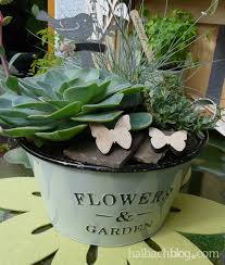 Außerdem ist der garten meist mit spielsachen für die kinder, teilweise mit behausungen für die haustiere und mit dekorations. Upcycling Palettenbau Halbachblog