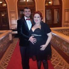Oana roman o face agresiva pe oana zavoranu: Oana Roman Gravida Sezonului Cum O Va Chema Pe Fetita Ei Tabu