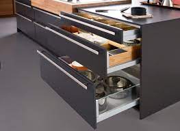 Bagi orang yang sudah membangun rumah tangga dan memiliki rumah sendiri, pasti tidak ketinggalan … Sudah Dicoba 15 Cara Menata Dapur Sederhana Dan Rapi