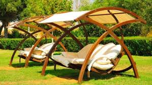 Dondolo da giardino esterno maicol con tetto parasole arredamento moderno design. I Migliori 5 Modelli Di Dondolo In Legno Prezzi E Offerte Il Portale Dei Consigli Sugli Utensili