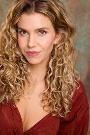 Shannon Dee's Instagram, Twitter & Facebook