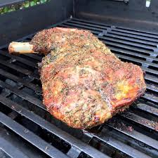 Hog, stock and 2 smoking barrels,. Barbecues Weber 3h30 De Cuisson Pour Cette Epaule D Agneau Marinee A L Huile D Olive Orange Thym Et Ail Cela Semble Tout Simplement Delicieux Luc Facebook