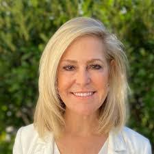 Melissa Shrout's Instagram, Twitter & Facebook