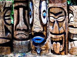 The eagle is the father's family crest, and the grizzly bear is the mother's family crest. Polynesian Art And Hawaiian Culture