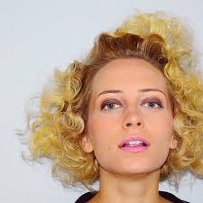 Annie Pichan's Instagram, Twitter & Facebook