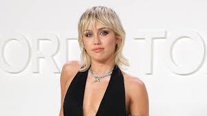 Cody simpson has progressed both as a musician and a celebrity at an astounding pace; Miley Cyrus Ist Wieder Solo Nach Einem Jahr Beziehung Mit Cody Simpson