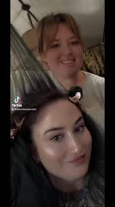 Green hair energy: because blending in is overrated. 💚✨  #UnapologeticallyMe