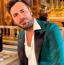 Profile for Hauser cello