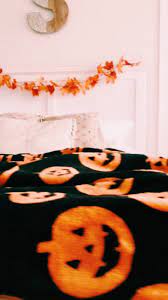 Pinterest Carolinefaith417 Halloween Blanket Fall Halloween Halloween Decorations