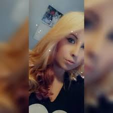 Danielle Braddock's Instagram, Twitter & Facebook