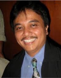 Pakar telematika ini menyebutkan pihak perbankan juga harus melakukan proteksi t. Dosen Multimedia Yang Dibesarkan Media Tokoh Indonesia Tokohindonesia Com Tokoh Id