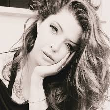 J'ai utilisé le 🎁 de Cailloux ❤️ J'ai réalisé ce makeup avec les produits  de @martinecosmetics J'adore 🖤